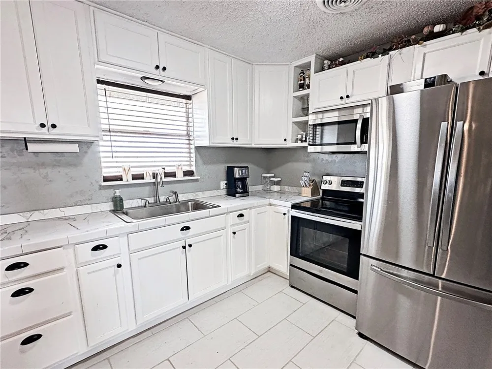 6604 County Road 136 Pawnee, TX 78145