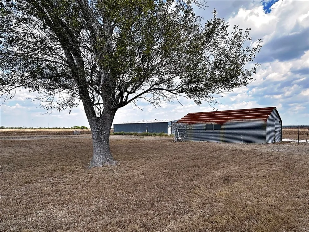 6604 County Road 136 Pawnee, TX 78145