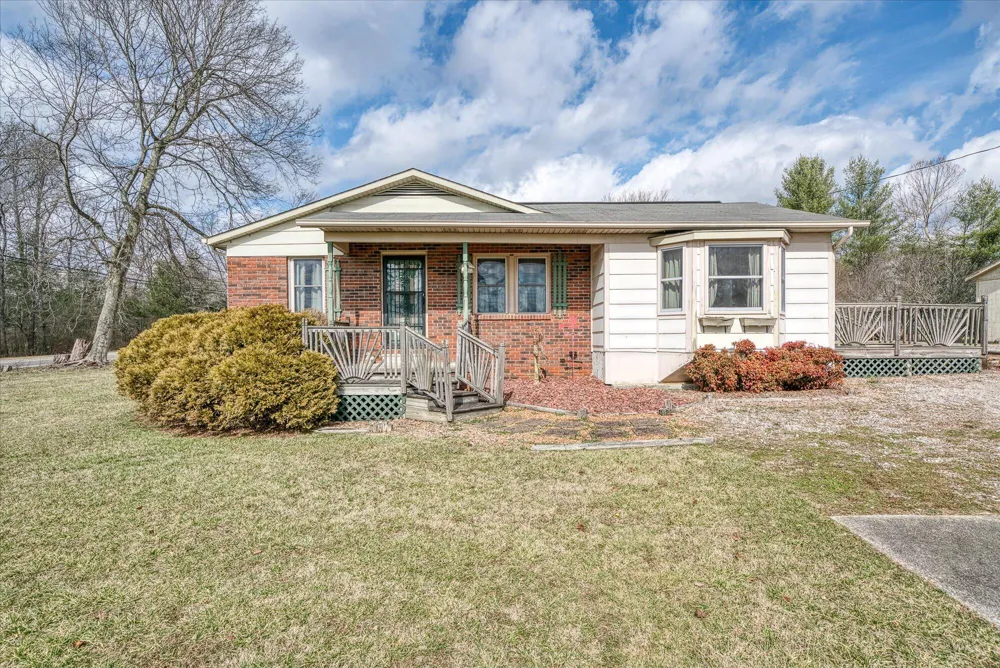 23 Oak Hill Drive Crossville, TN 38572