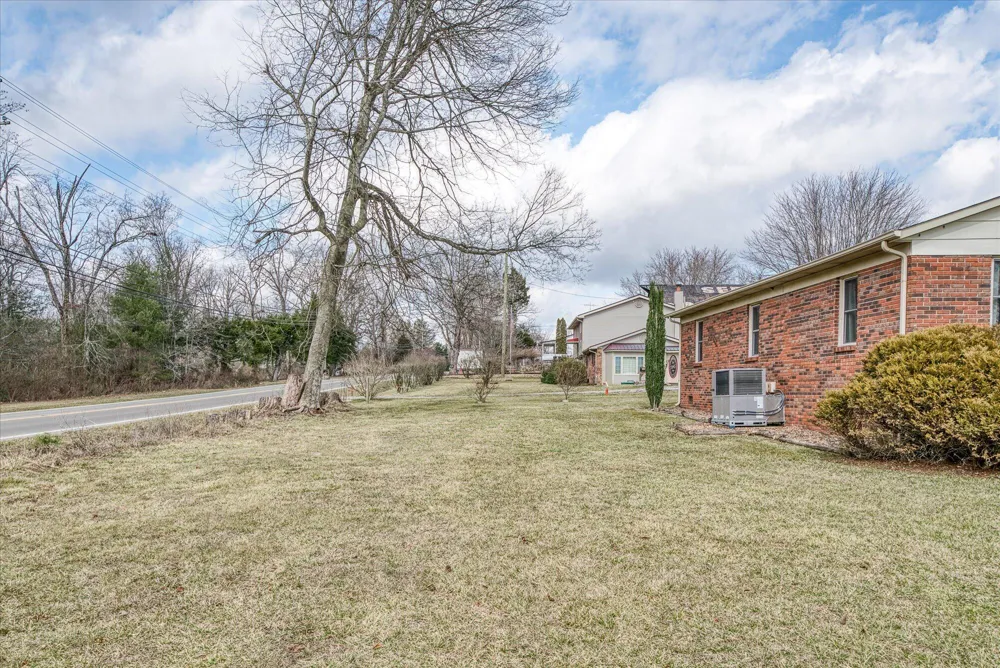 23 Oak Hill Drive Crossville, TN 38572