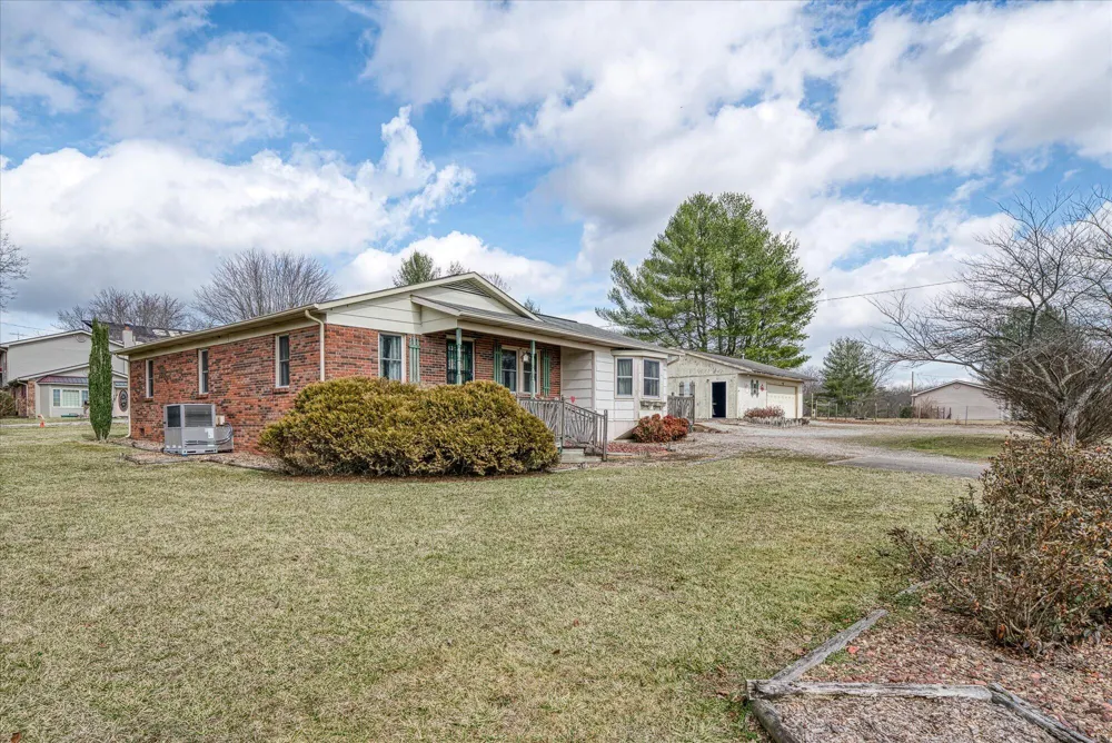 23 Oak Hill Drive Crossville, TN 38572