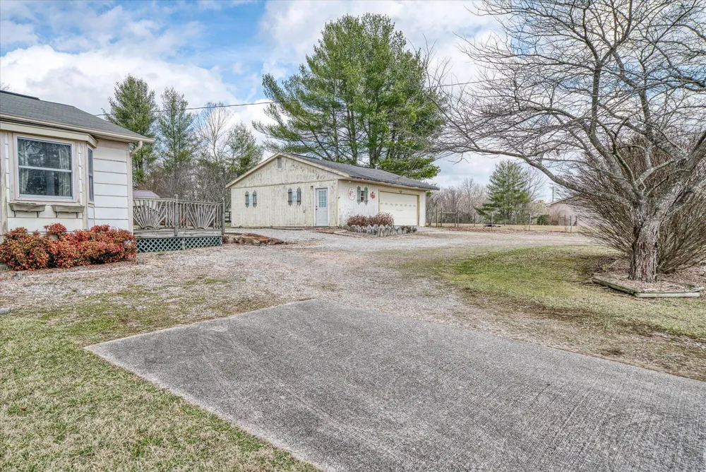 23 Oak Hill Drive Crossville, TN 38572
