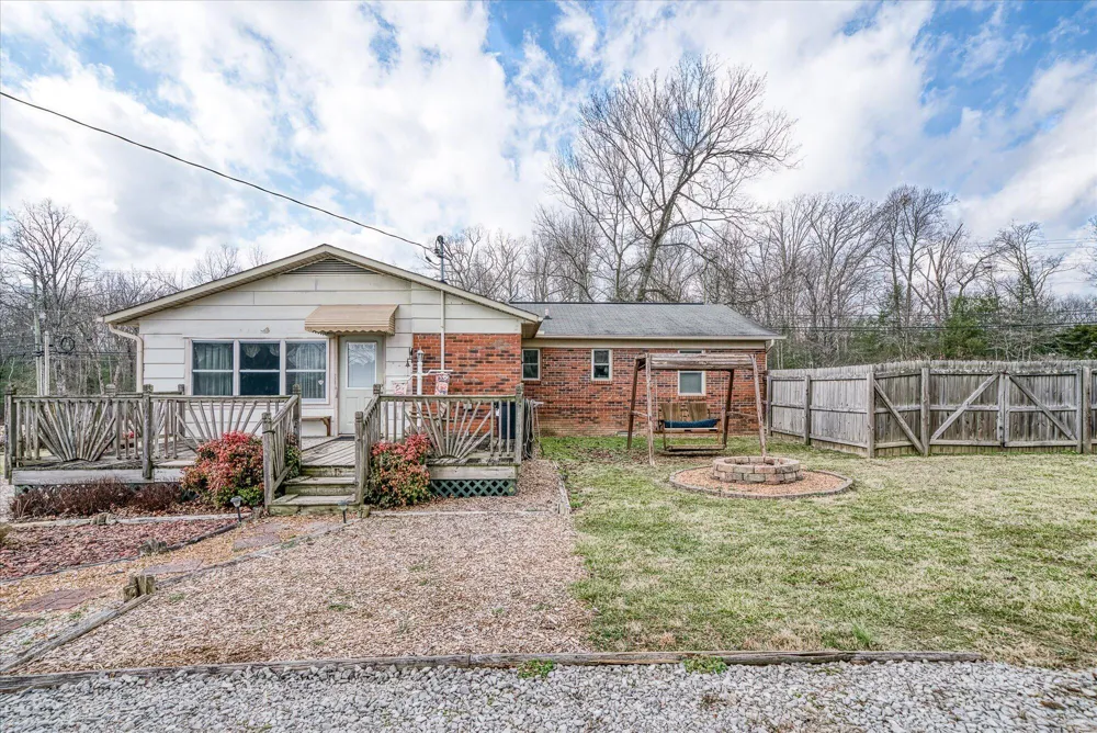 23 Oak Hill Drive Crossville, TN 38572