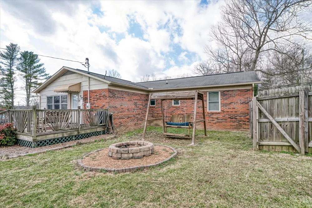 23 Oak Hill Drive Crossville, TN 38572