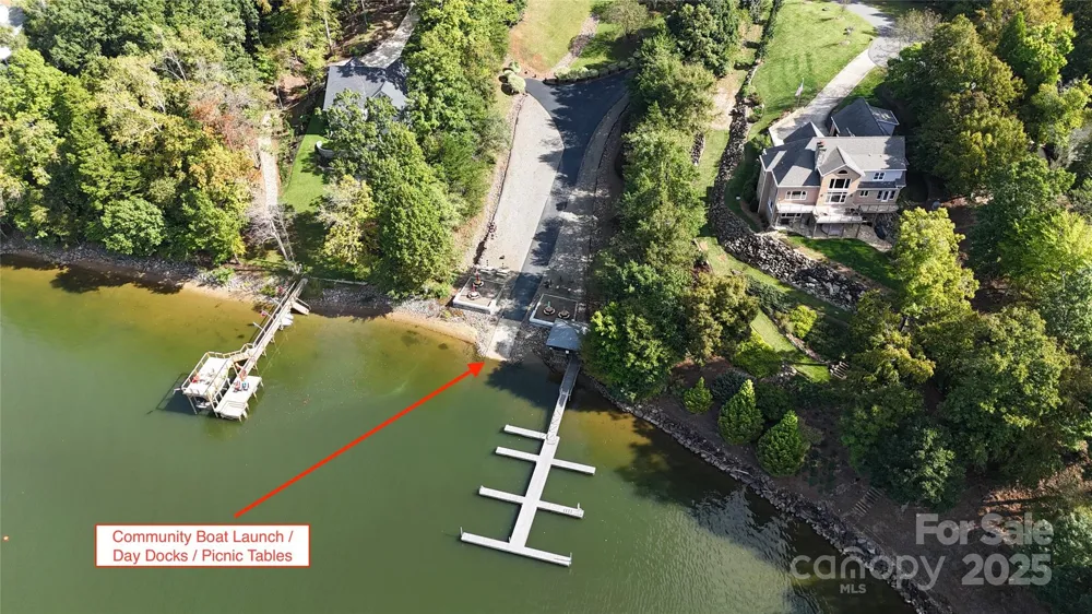 204 S Harbor Watch Drive Statesville, NC 28677