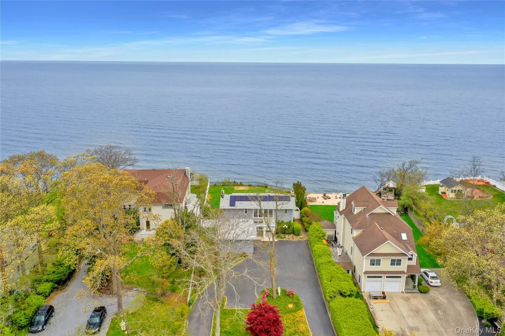 25 Wildwood Road Rocky Point, NY 11778