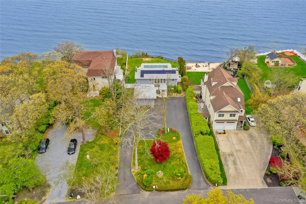 25 Wildwood Road Rocky Point, NY 11778