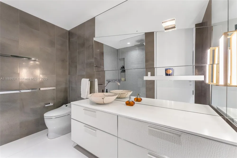 5134 Fisher Island Dr #5134 Miami Beach, FL 33109