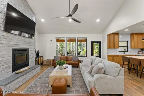 95 KLICKITAT ROAD