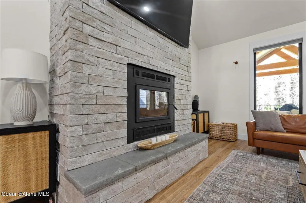 95 KLICKITAT ROAD Cocolalla, ID 83813