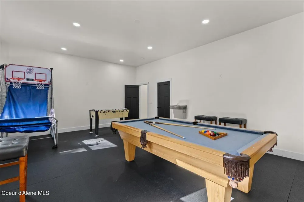 95 KLICKITAT ROAD Cocolalla, ID 83813
