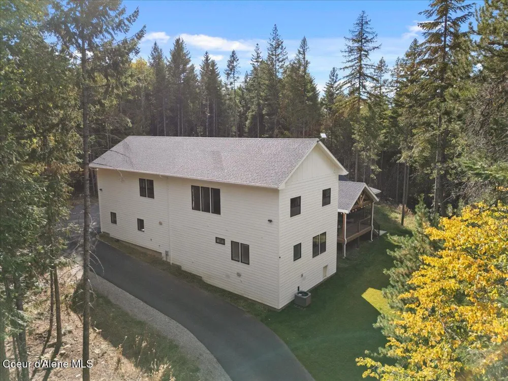 95 KLICKITAT ROAD Cocolalla, ID 83813