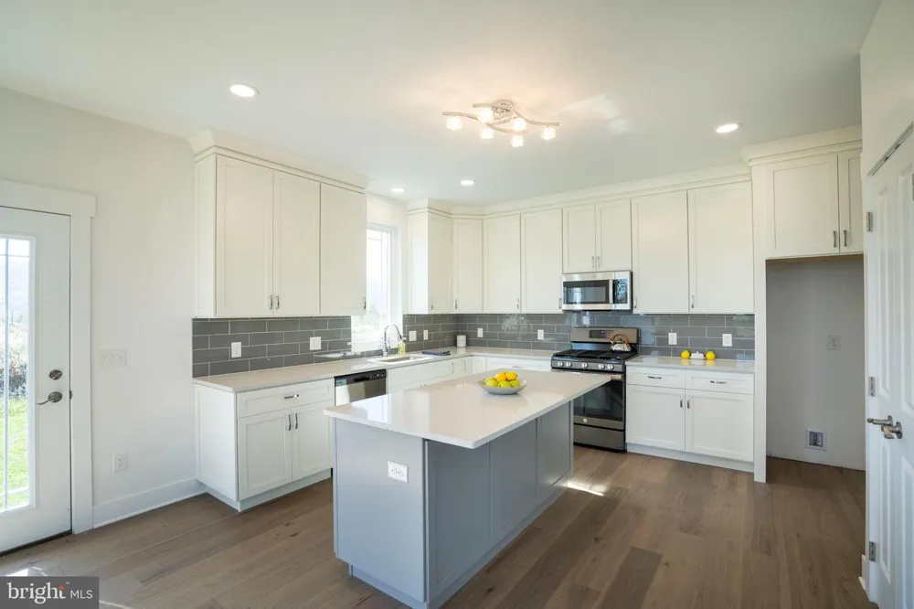 178 APPLE VIEW DRIVE State College, PA 16801