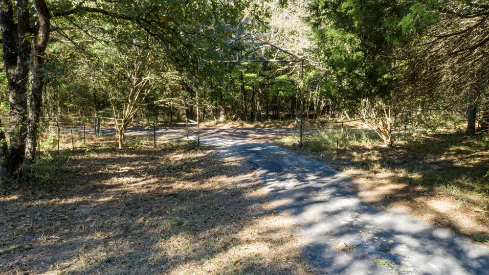 412 Rs County Road 1275 Emory, TX 75440