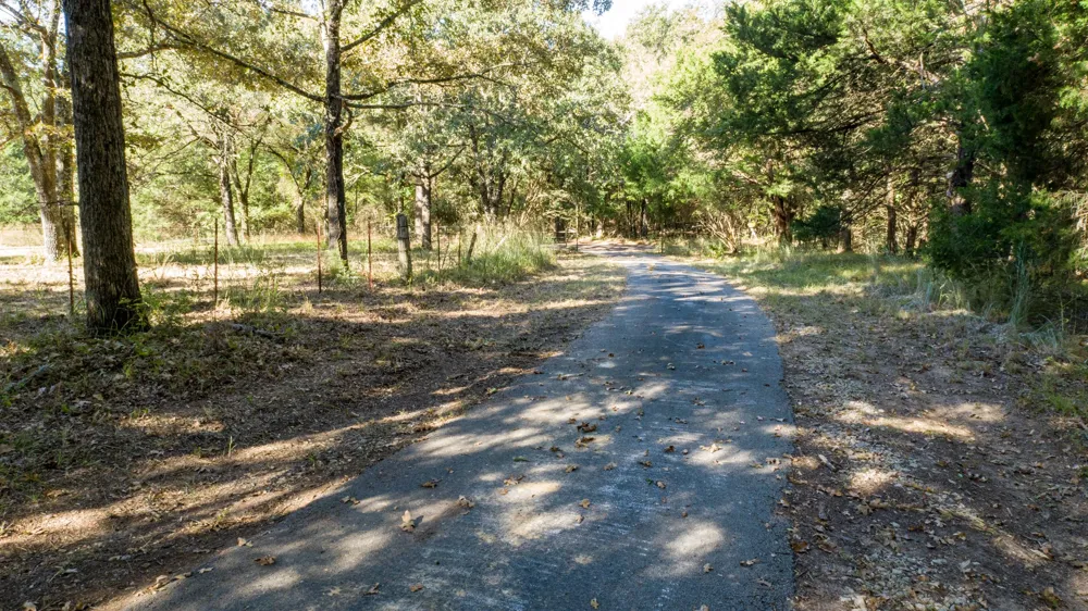 412 Rs County Road 1275 Emory, TX 75440