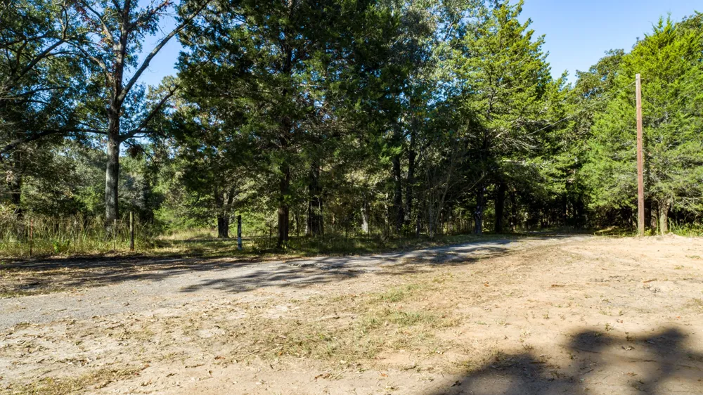 412 Rs County Road 1275 Emory, TX 75440
