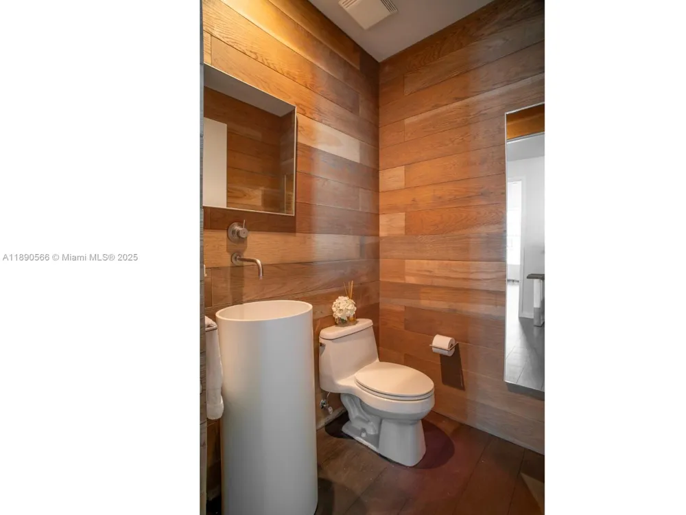 900 Brickell Key Blvd #2204 Miami, FL 33131