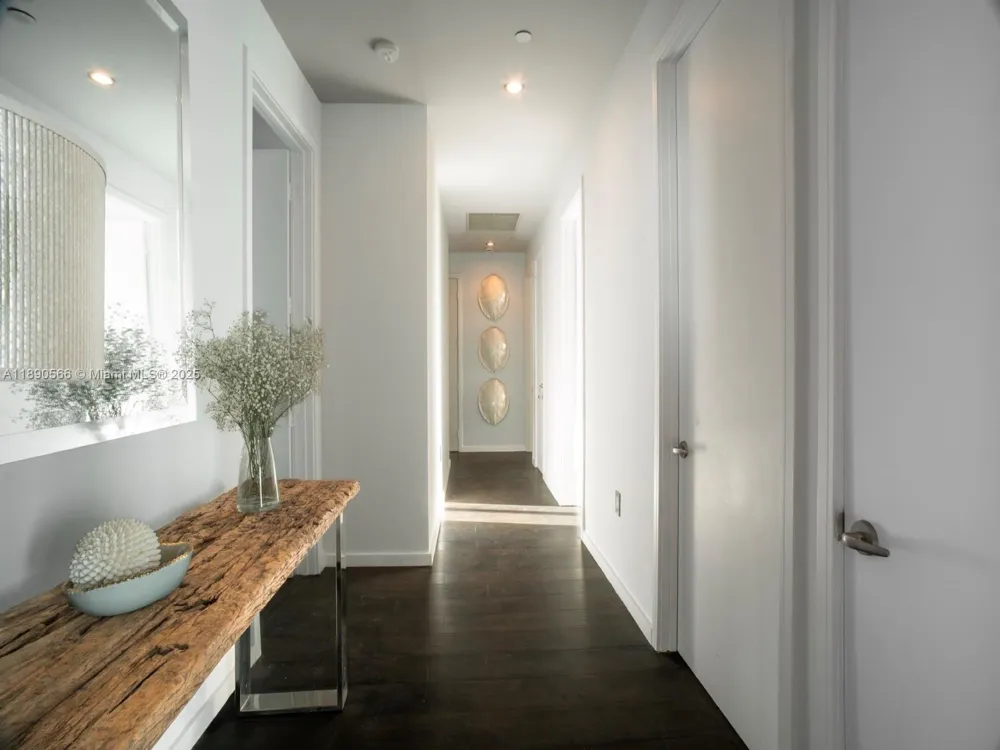 900 Brickell Key Blvd #2204 Miami, FL 33131