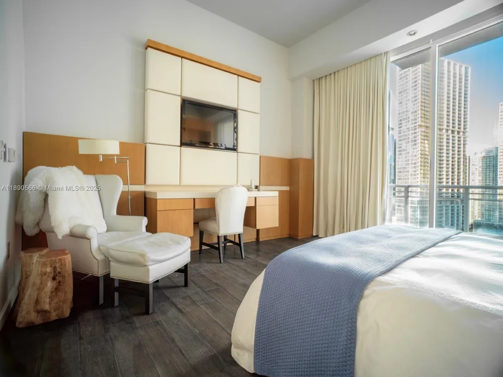 900 Brickell Key Blvd #2204 Miami, FL 33131