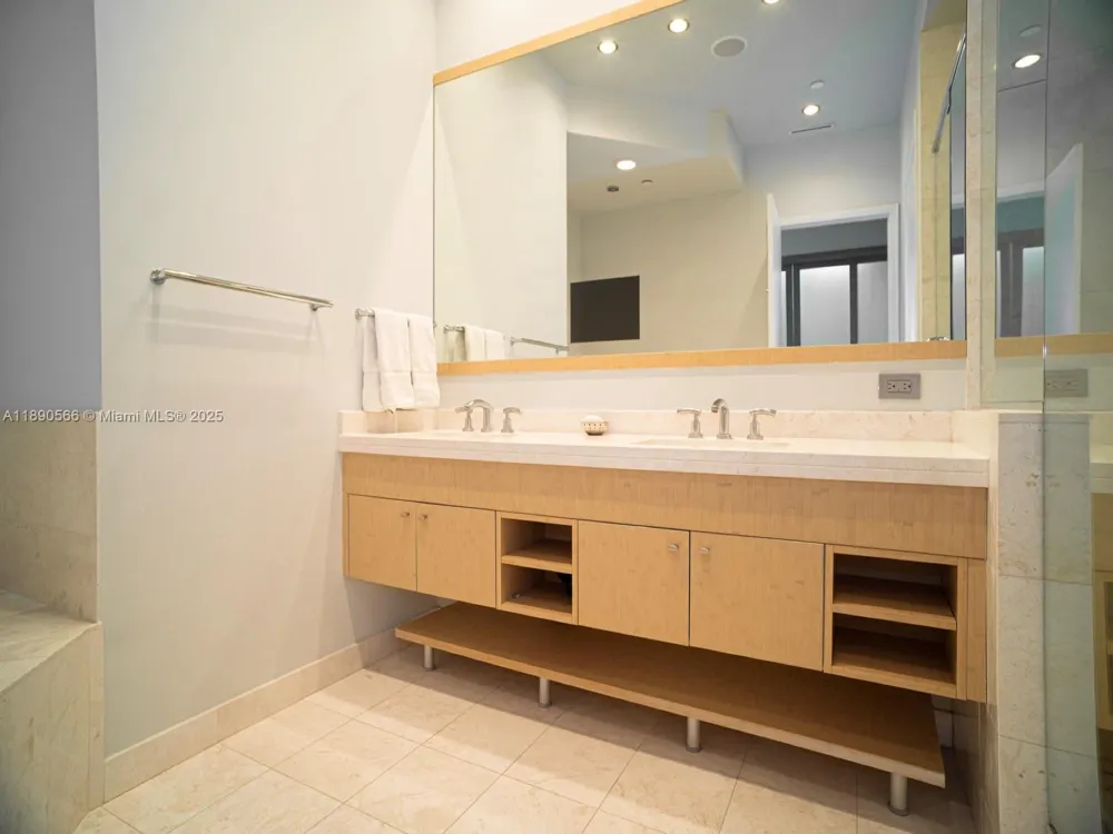 900 Brickell Key Blvd #2204 Miami, FL 33131
