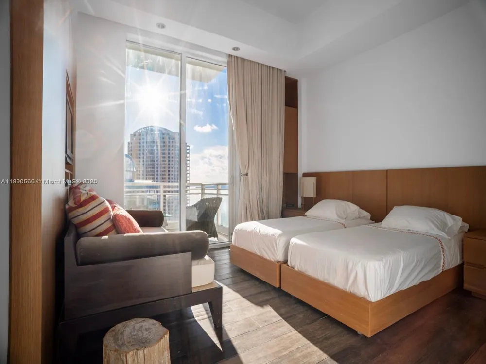 900 Brickell Key Blvd #2204 Miami, FL 33131