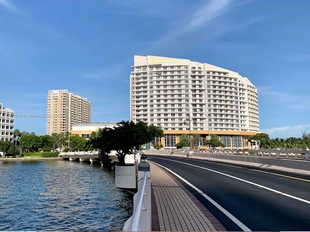 900 Brickell Key Blvd #2204 Miami, FL 33131