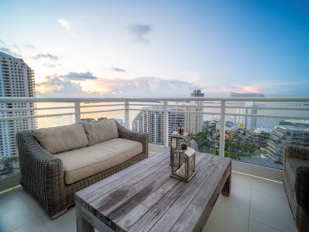 900 Brickell Key Blvd #2204 Miami, FL 33131