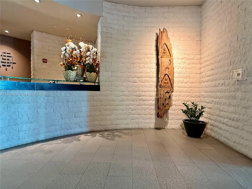 900 Brickell Key Blvd #2204 Miami, FL 33131