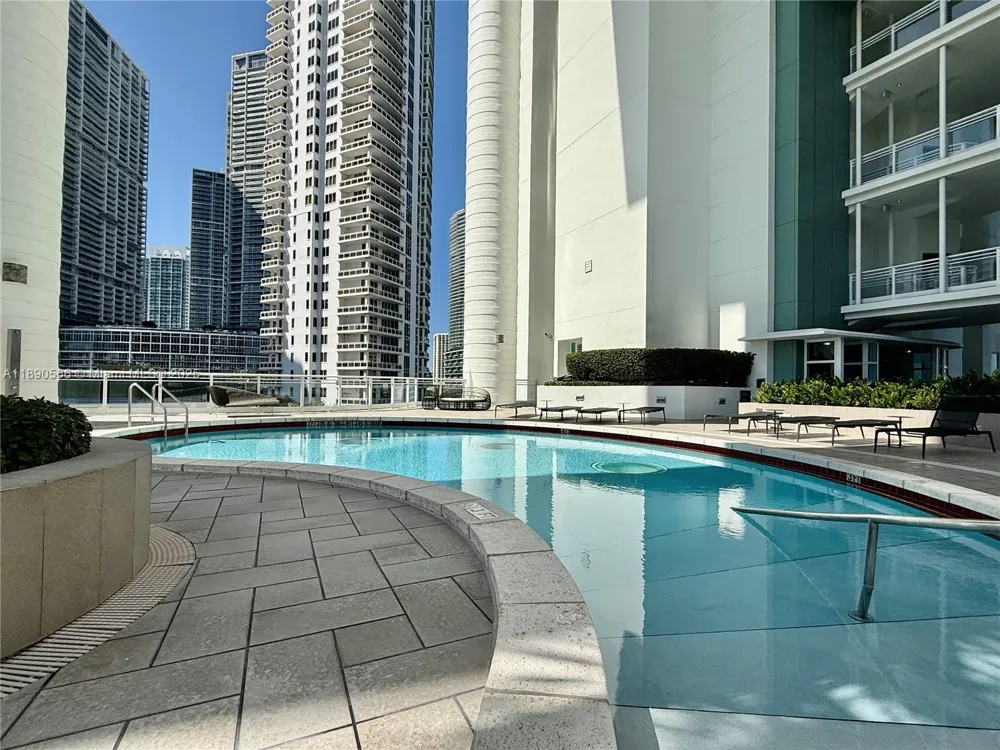 900 Brickell Key Blvd #2204 Miami, FL 33131