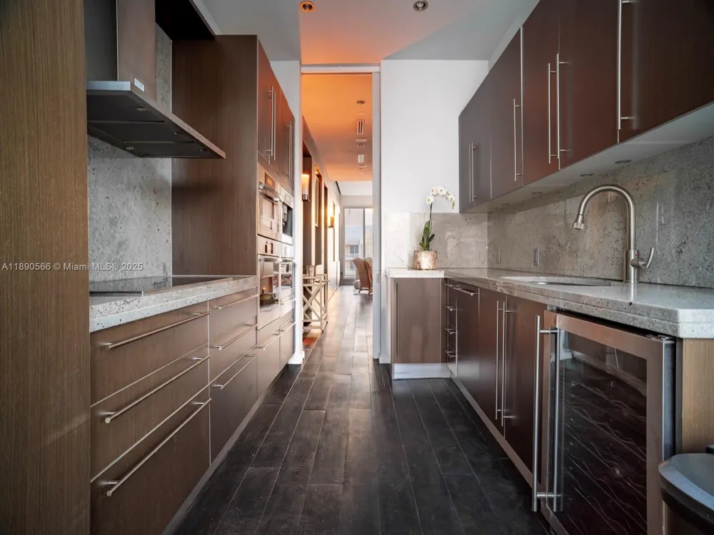 900 Brickell Key Blvd #2204 Miami, FL 33131
