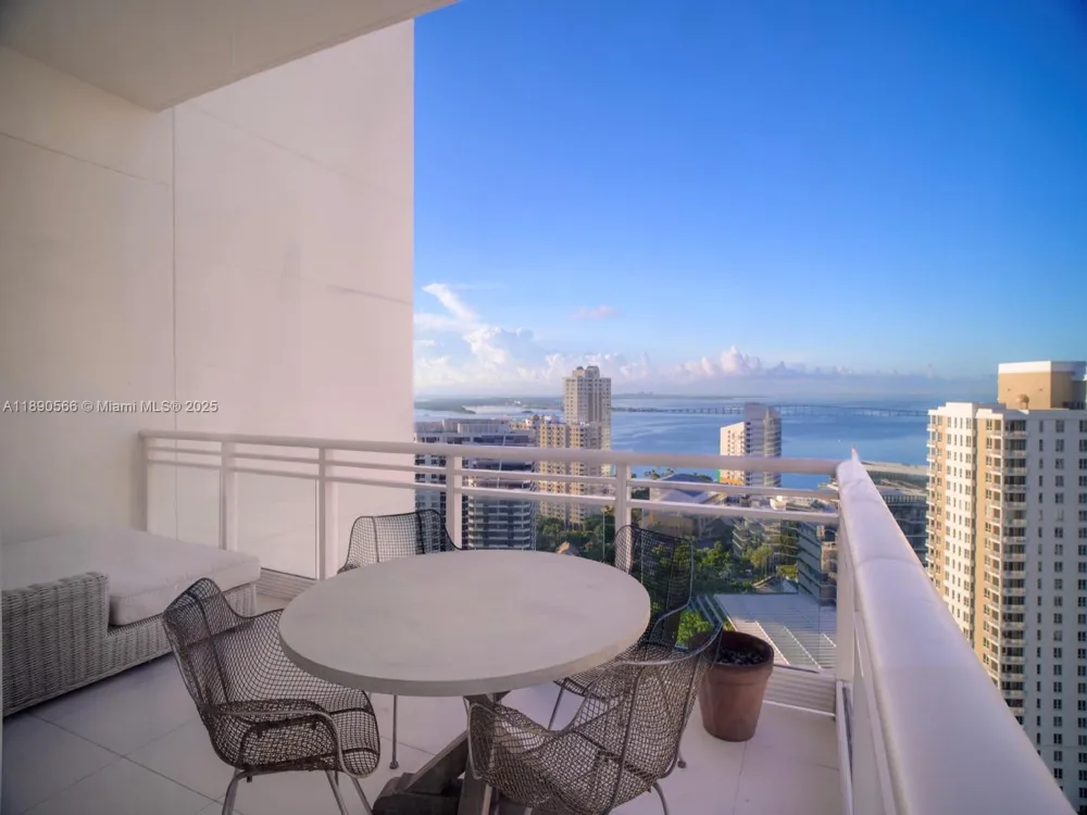 900 Brickell Key Blvd #2204 Miami, FL 33131