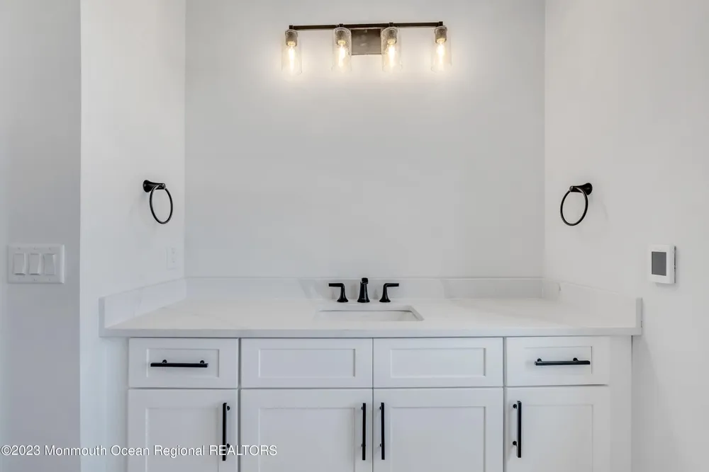 174 Eagle Way Eatontown, NJ 07724