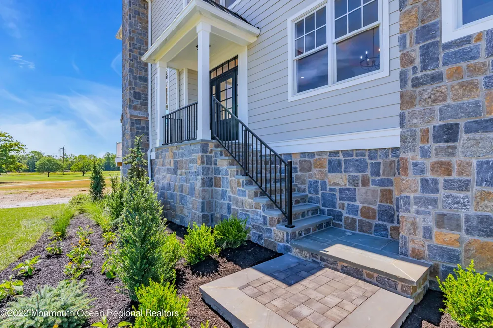174 Eagle Way Eatontown, NJ 07724
