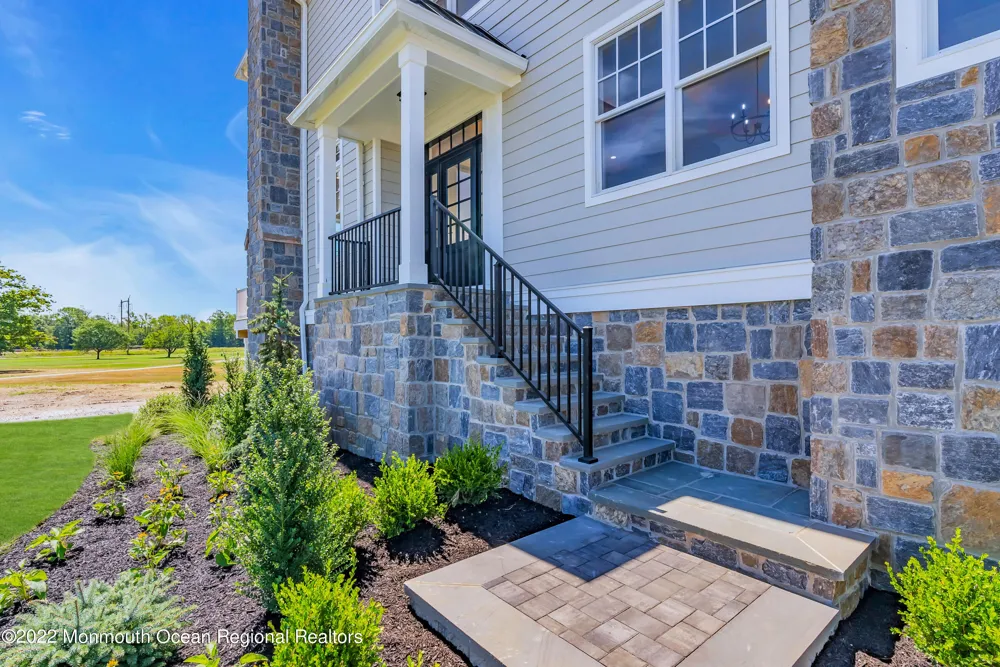 174 Eagle Way Eatontown, NJ 07724