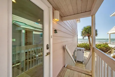 290 GULF BOULEVARD #17