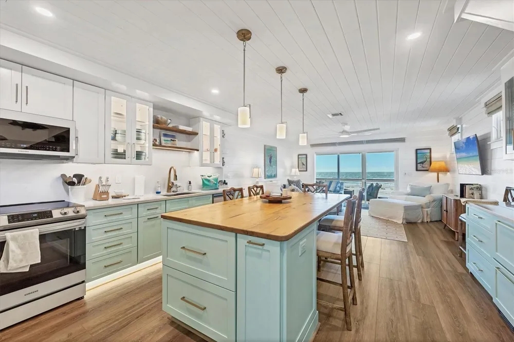 290 GULF BOULEVARD #17 Boca Grande, FL 33921