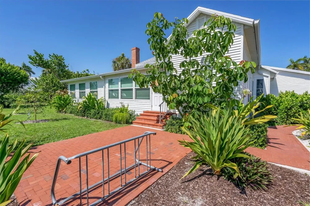231 GILCHRIST AVENUE Boca Grande, FL 33921