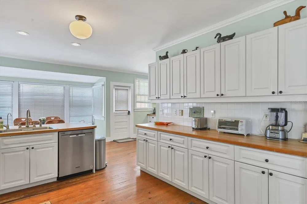 231 GILCHRIST AVENUE Boca Grande, FL 33921