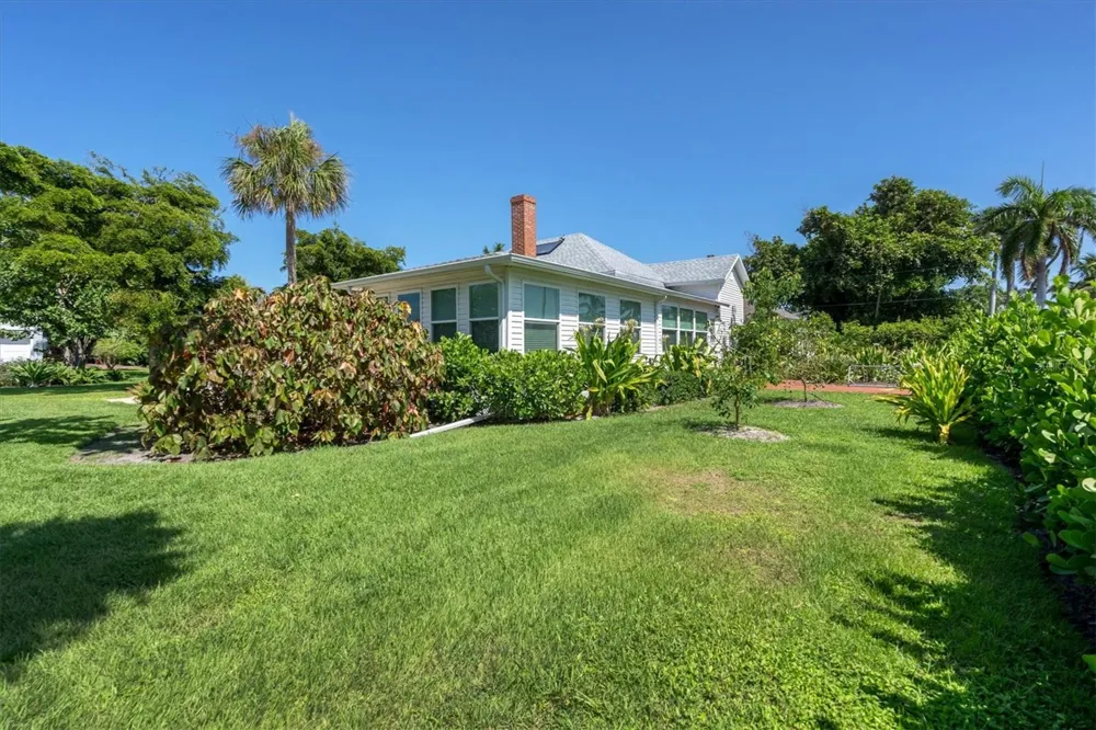 231 GILCHRIST AVENUE Boca Grande, FL 33921