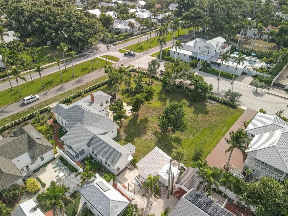 231 GILCHRIST AVENUE Boca Grande, FL 33921