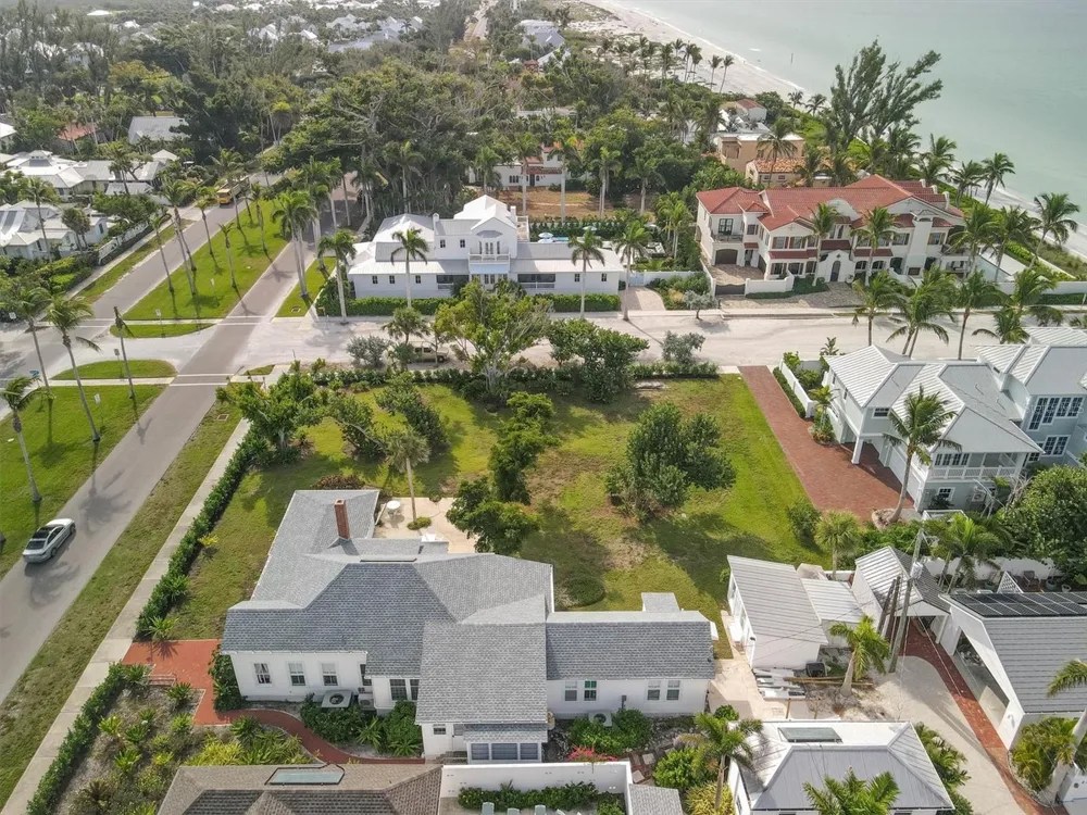 231 GILCHRIST AVENUE Boca Grande, FL 33921