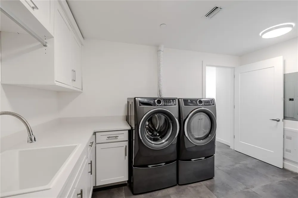 920 OSCEOLA AVENUE #703 Clearwater, FL 33755