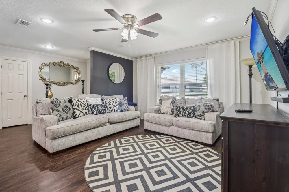 1213 W Tarrant Road Grand Prairie, TX 75050