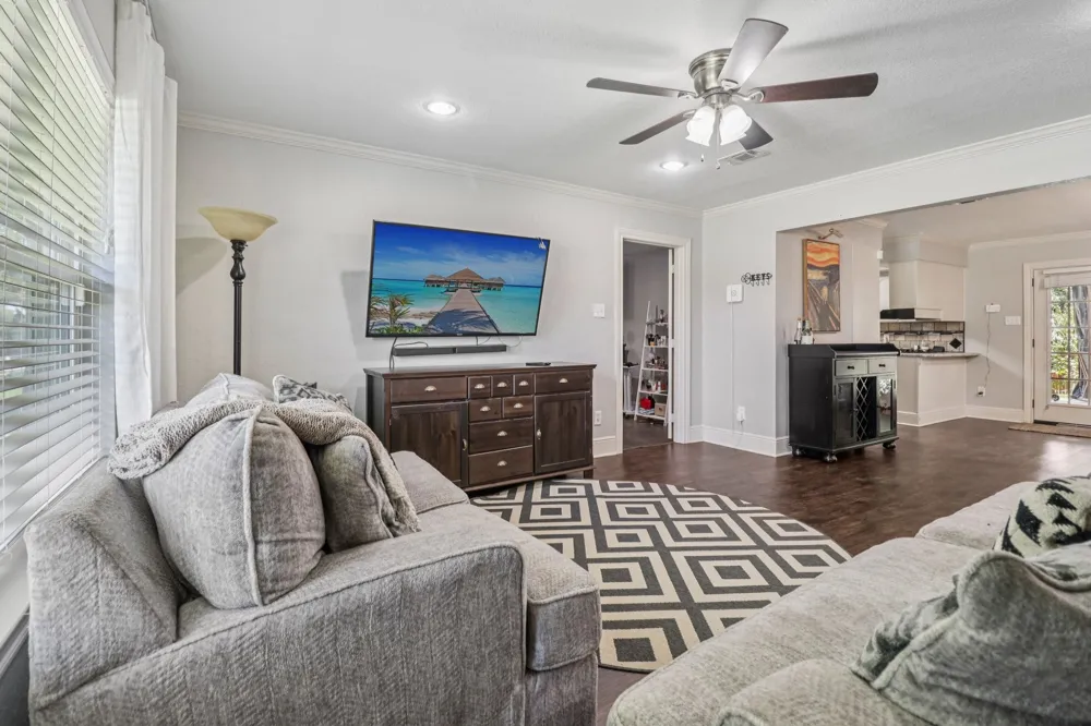 1213 W Tarrant Road Grand Prairie, TX 75050