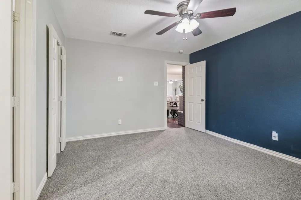 1213 W Tarrant Road Grand Prairie, TX 75050