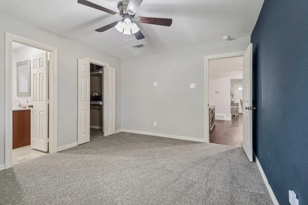 1213 W Tarrant Road Grand Prairie, TX 75050