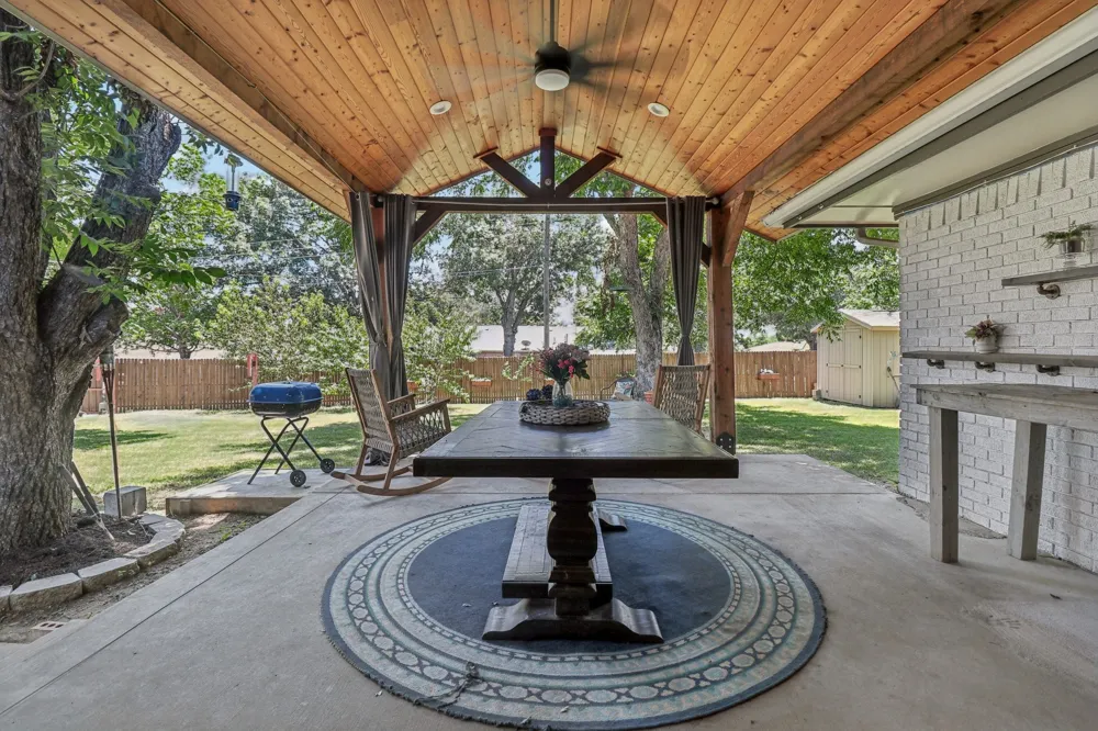 1213 W Tarrant Road Grand Prairie, TX 75050