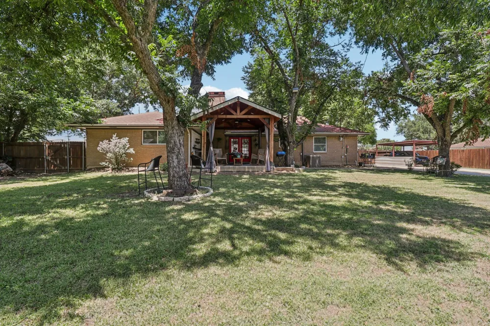 1213 W Tarrant Road Grand Prairie, TX 75050