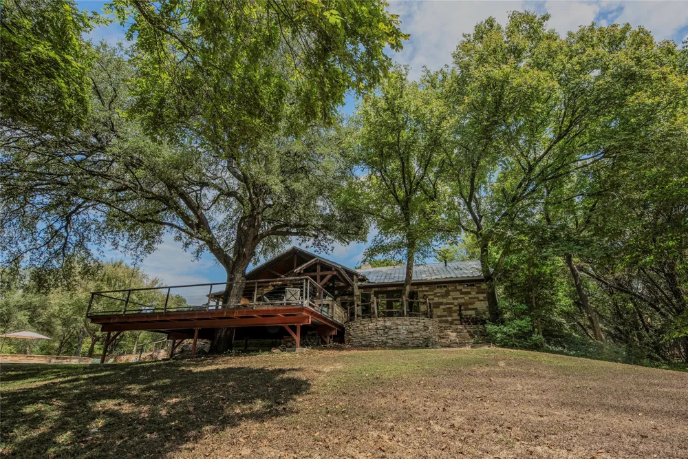 395 County Road 2530 Meridian, TX 76665