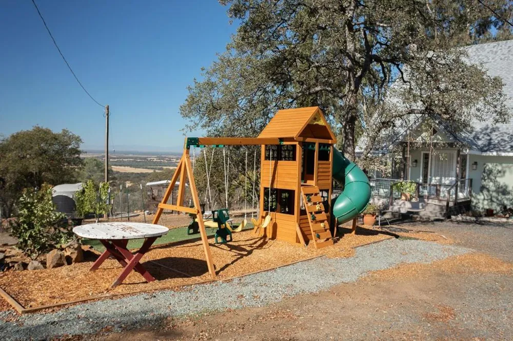 135 Sunny Hills Rd Bangor, CA 95914